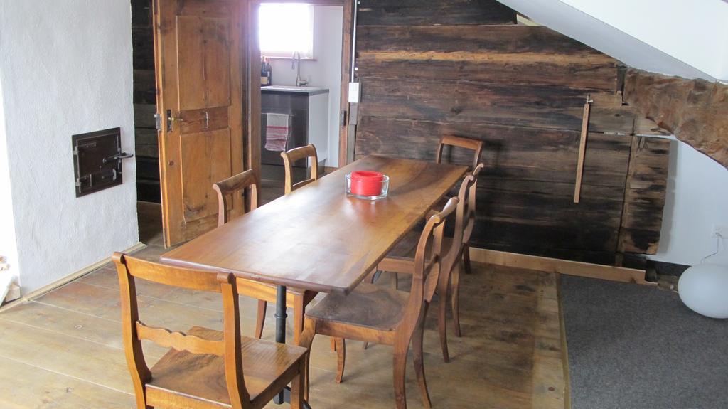 Ferienwohnung Graubuenden/ Castiel Luaran gambar