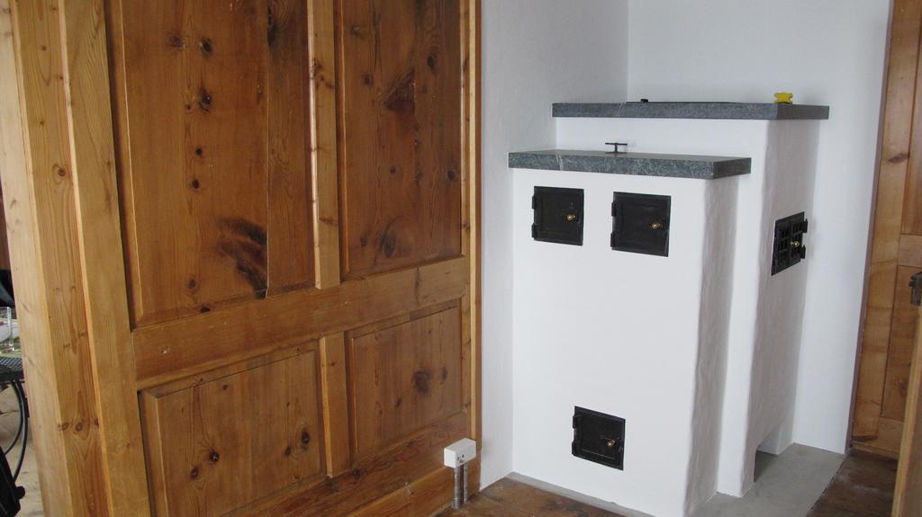 Ferienwohnung Graubuenden/ Castiel Luaran gambar